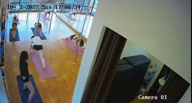 破解当地的瑜伽店的监控视频